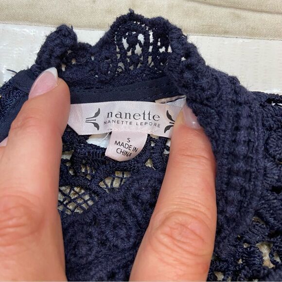 Ladies Nenette Lepore Sleeveless Lace Top Navy Blue Size Small - Picture 12 of 14